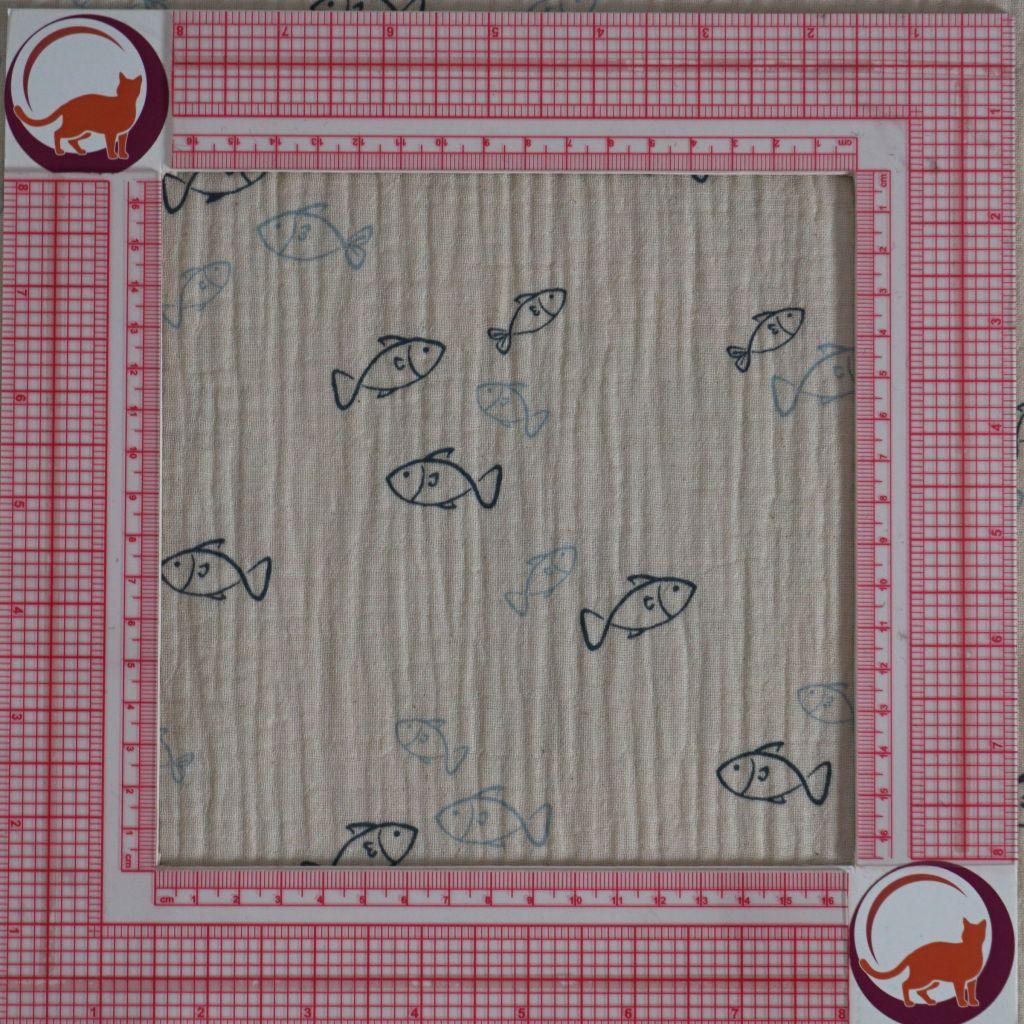 Preview: Musselin Double Gauze Fische auf kittbeige